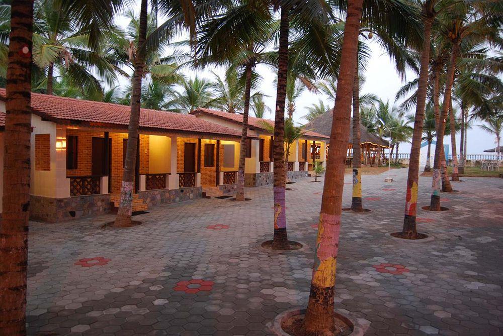 مهاباليبورام Bluebay Beach Resort المظهر الخارجي الصورة